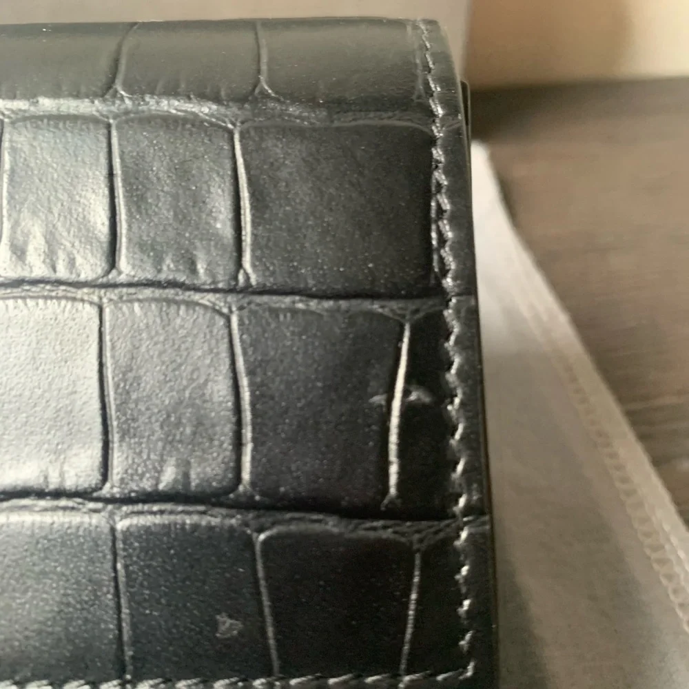 Alexandre McQueen Skull Croc Embossed Leather Wallet on a Chain - Picture 12 of 14